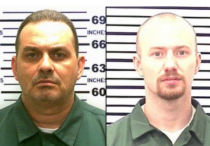 The search continues for escaped convicts David Sweat (l) and Richard Matt (r).