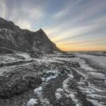 An eroding coastline in the arctic summer. Image-Alfred-Wegener Institute/Jaroslav Obu
