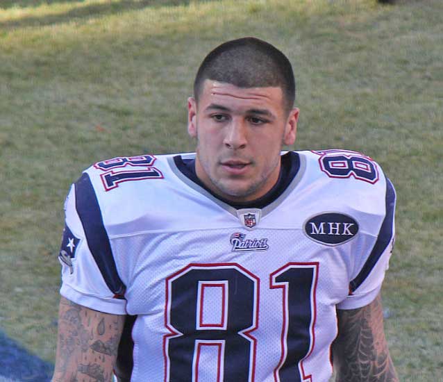 Ex-Patriots Tight End, Aaron Hernandez Found Hung in Prison Cell