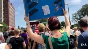 Counter-protesters at Boston rally. Image-VOA