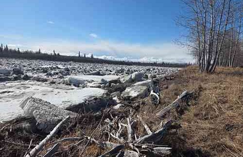 Research team seeks answers from a changing river