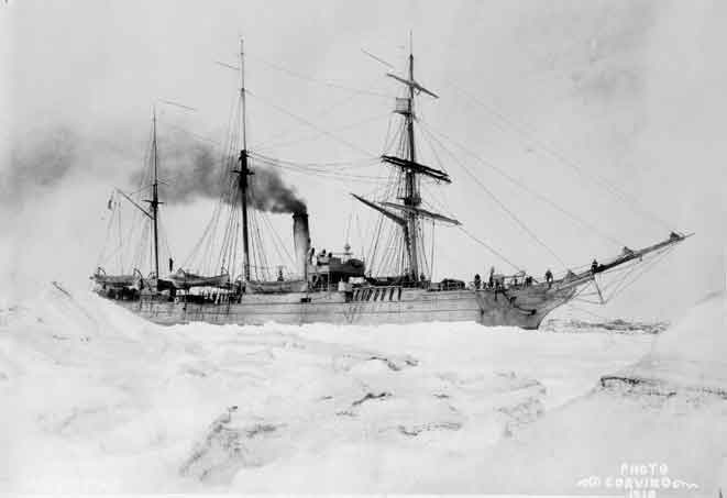 Cutter Bear in ice. Image-USCG