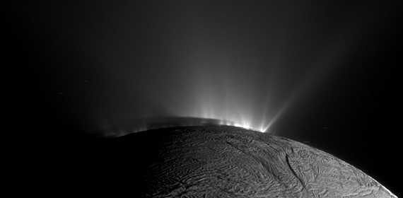 Discovery of organic compounds bolsters case that Saturn’s moon Enceladus could support life
