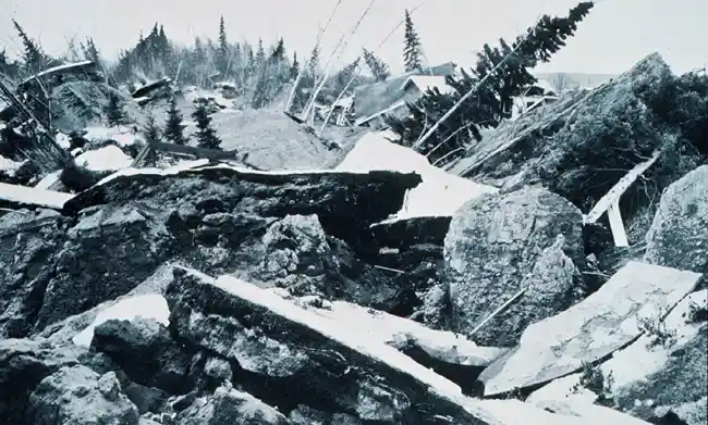 The largest landslide in Anchorage occurred along Knik Arm between Point Woronzof and Fish Creek, causing substantial damage to numerous homes in the Turnagain-By-The-Sea subdivision. Courtesy of Wikipedia