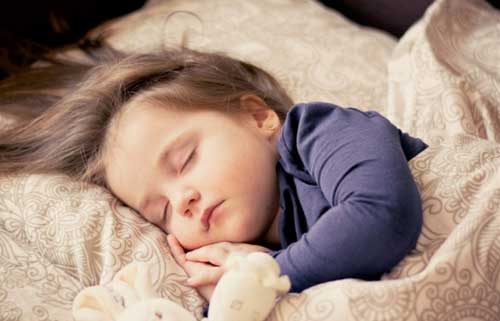 Little kids’ regular bedtimes and ability to regulate emotions may lessen obesity risk