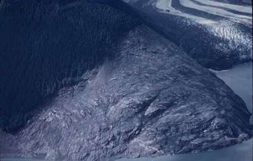 The giant wave of Lituya Bay