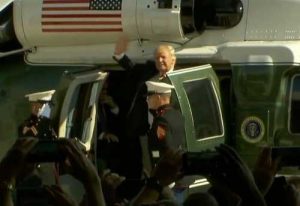 Trump disembarking from Marine !. Image-Internet screengrab