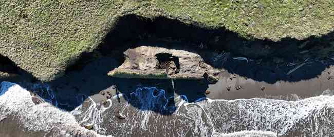 Eroding Permafrost Coastline (Photo: Alfred Wegener Institute / Saskia Eppinger / TUM)