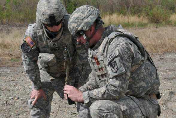 Fort Wainwright Team Disposes Bomb Found in North Pole