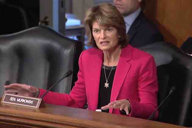 Murkowski and Colleagues Address Youth Vaping Epidemic