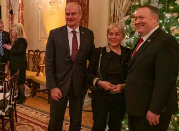 The Pandemic Is Raging Out of Control, So Pompeo Invited 900 People to an Indoor Holiday Party?
