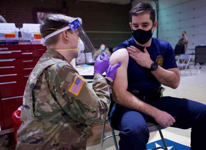 Alaska Army National Guardsmen get COVID-19 vaccine