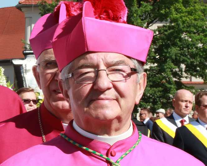 Vatican Banishes Retired Polish Archbishop Over Sex Allegations