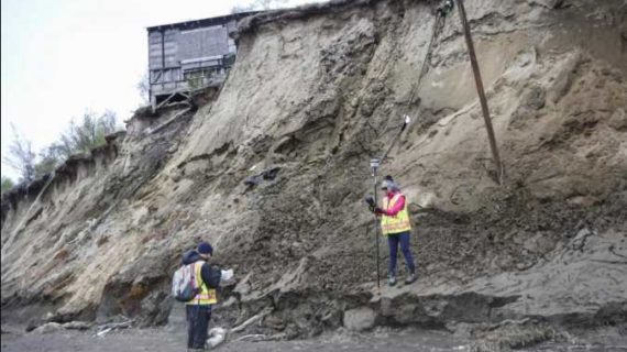UAF Students Aid Bristol Bay Communities in Coastal Erosion Research
