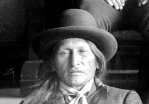 This photo of Miniconjou leader Hupah Gleska ("Spotted Elk"), dubbed Si Tanka ("Big Foot"), was taken in 1888, two years before he was killed in the Wounded Knee Massacre.
