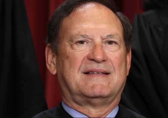 Senator Files Ethics Complaint Accusing Alito of Scheme to Thwart Congressional Action