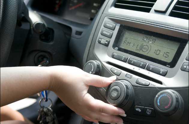AM Radio Fights to Keep Its Spot on US Car Dashboards