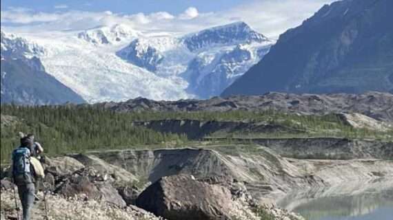 Long-pondered return to a pile of rocks