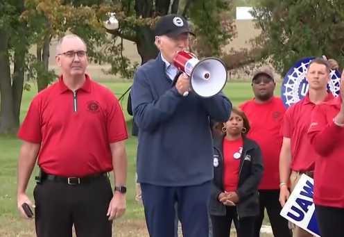 In a First for a US President, Biden Joins Auto Worker Picket Line