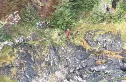 Coast Guard rescues boater after vessel sinks near Murder Cove
