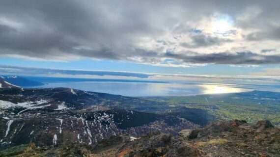 Poll finds Alaskans trust their university for energy information