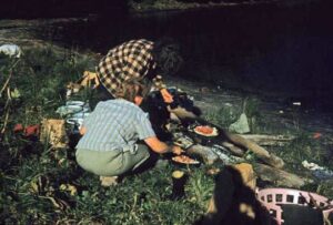 Photo: Cooking over a campfire on the beach. Nekeferof Collection.
