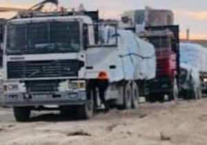 A convoy of trucks delivered hundreds of food and water packages to the Jabaliya and Beit Hanoun areas in northern Gaza during a tactical coordination operation by the #GazaCLA yesterday (Nov. 11).  Image-X