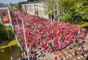Marchers at the Hague. X video screengrab