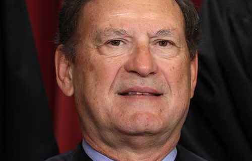 Alito Temporarily Reinstates Texas’ Trump-Requested Redrawn Maps