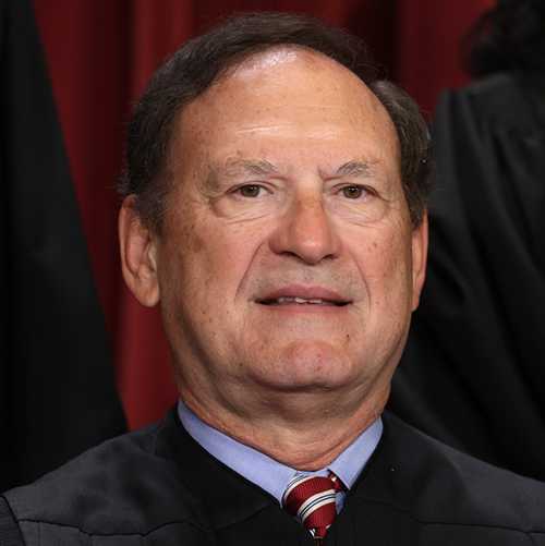 Alito Temporarily Reinstates Texas’ Trump-Requested Redrawn Maps